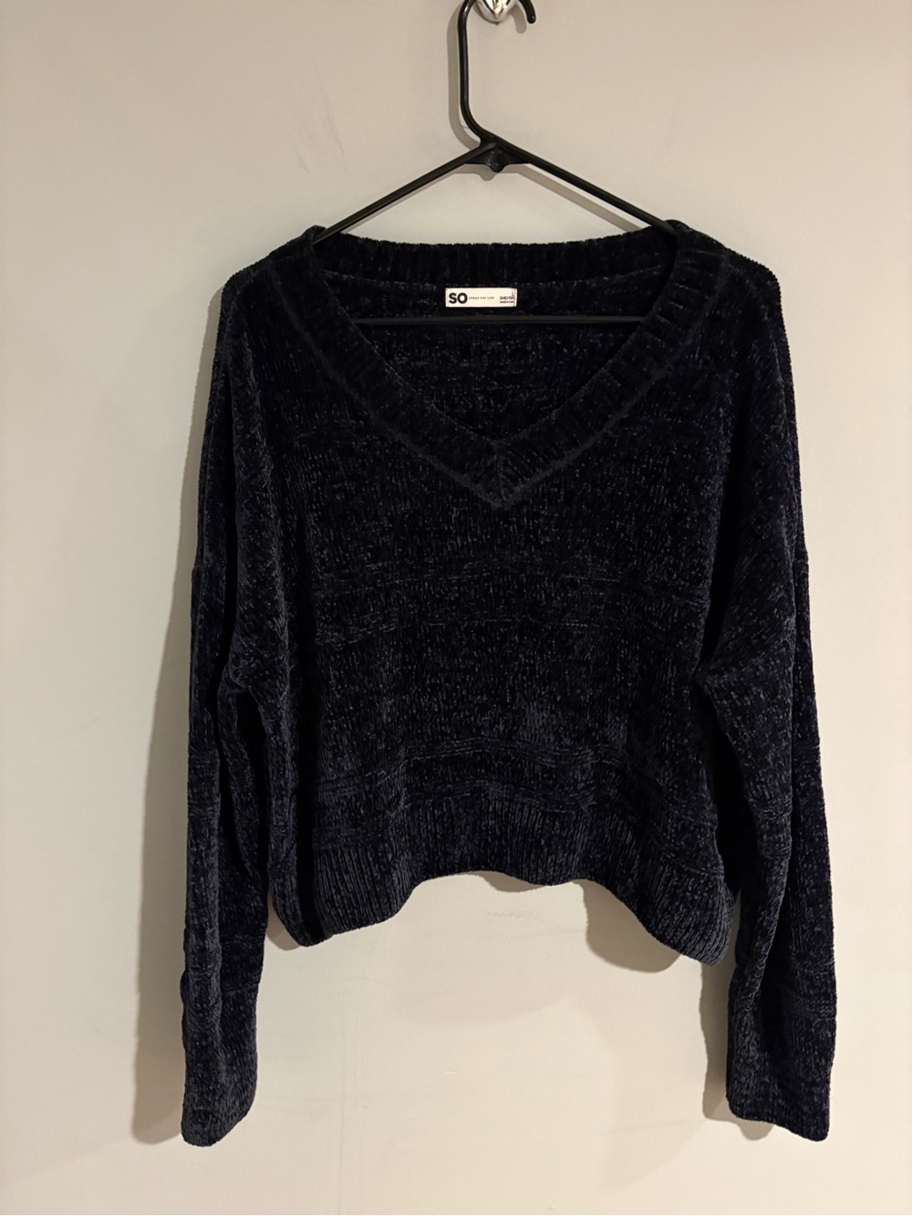 SO Black Chenille V-Neck Sweater Women’s L Soft Velvet Cozy Knit
